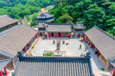 中国辽宁鞍山千山仙人台五龙宫