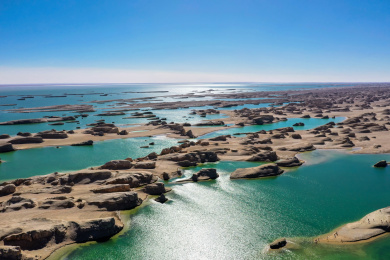 青海水上雅丹景区