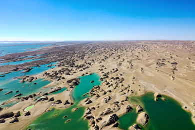 青海水上雅丹景区