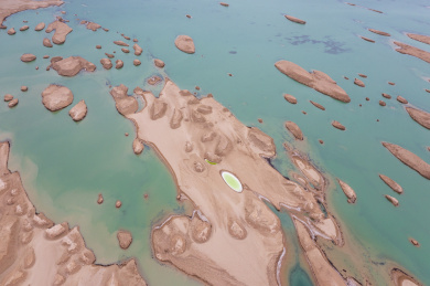 航拍中国青海海西水上雅丹