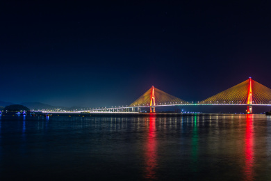 中国广东汕头内海湾潮人码头夜景