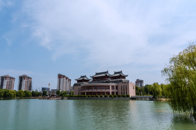 中国安徽宿州灵璧奇石文化园池塘建筑