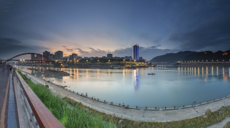 四川宜宾三江汇流城市风光