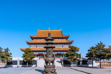 中国内蒙古通辽市奈曼旗的经缘寺胡硕庙大殿
