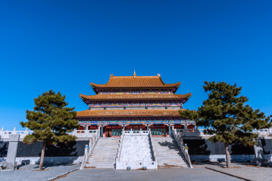 中国内蒙古通辽市奈曼旗的经缘寺胡硕庙大殿