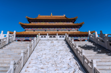 中国内蒙古通辽市奈曼旗的经缘寺胡硕庙大殿