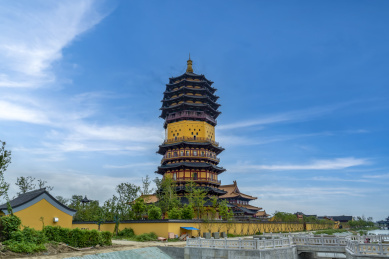 中国江苏泰州南山寺寺庙宝塔