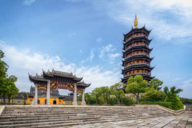 中国江苏泰州南山寺寺庙宝塔