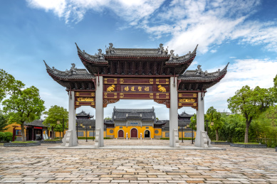 中国江苏泰州南山寺寺庙宝塔