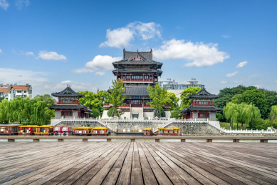 中国江苏泰州南山寺寺庙宝塔