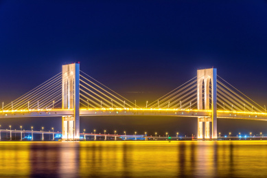 中国澳门西湾大桥夜景风光