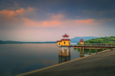中国湖北荆门钟祥石门水库慢门夕阳日落