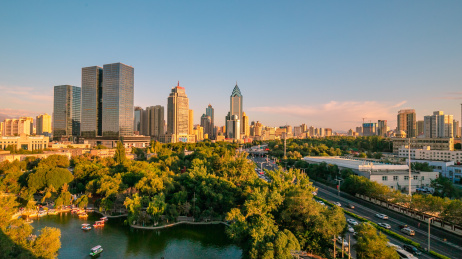 中国新疆乌鲁木齐城市地标建筑高楼天际线风