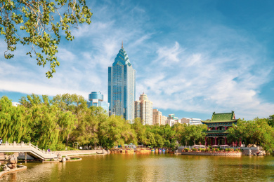 中国新疆乌鲁木齐人民公园城市高楼建筑风光