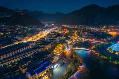 中国青海玉树城市夜景地标建筑风光航拍