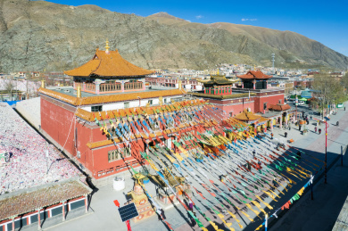 中国青海玉树市新寨嘉那嘛呢石经城嘛尼石堆