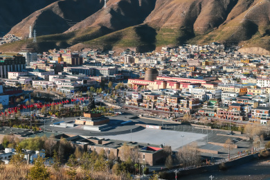 中国青海玉树城市格萨尔王广场地标建筑