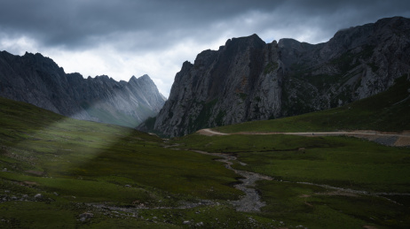 中国甘肃甘南洛克之路风光