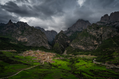 中国甘肃九色甘南扎尕那风光