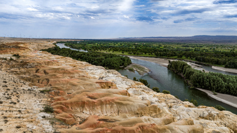 中国新疆阿勒泰地区五彩滩景区风景