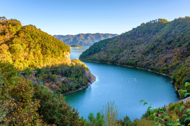 中国辽宁丹东331国道鸭绿江风光