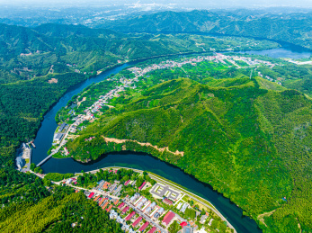 中国安徽六安市西淠河风光