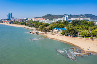 航拍福建厦门环岛路木栈道滨海走廊海岸线