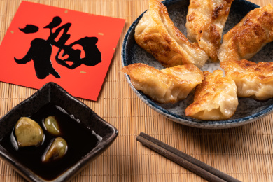 中式传统美食煎饺锅贴