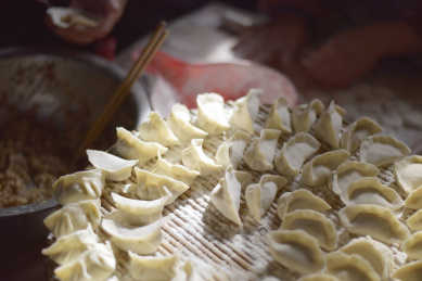 手工水饺的包制