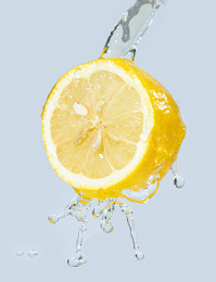 柠檬水花飞溅