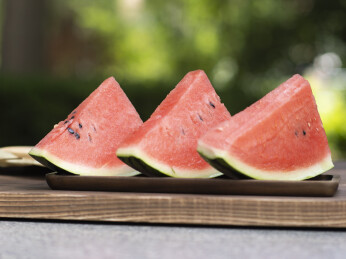 夏天夏日吃西瓜