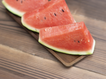 夏天夏日吃西瓜