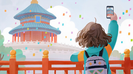 一个女生在给北京天坛拍照