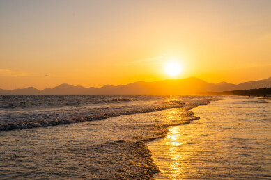 广东省阳江市阳西县溪头镇北寮村海滩日落