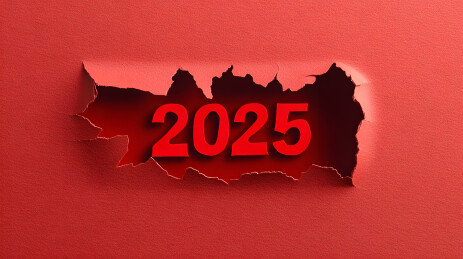 撕开的纸张显示出里面的2025