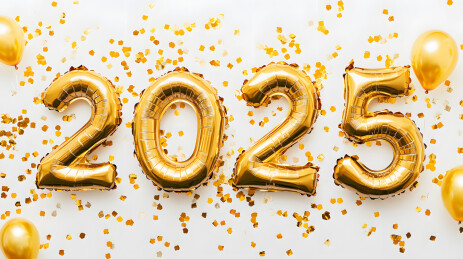 金色气球摆出的2025